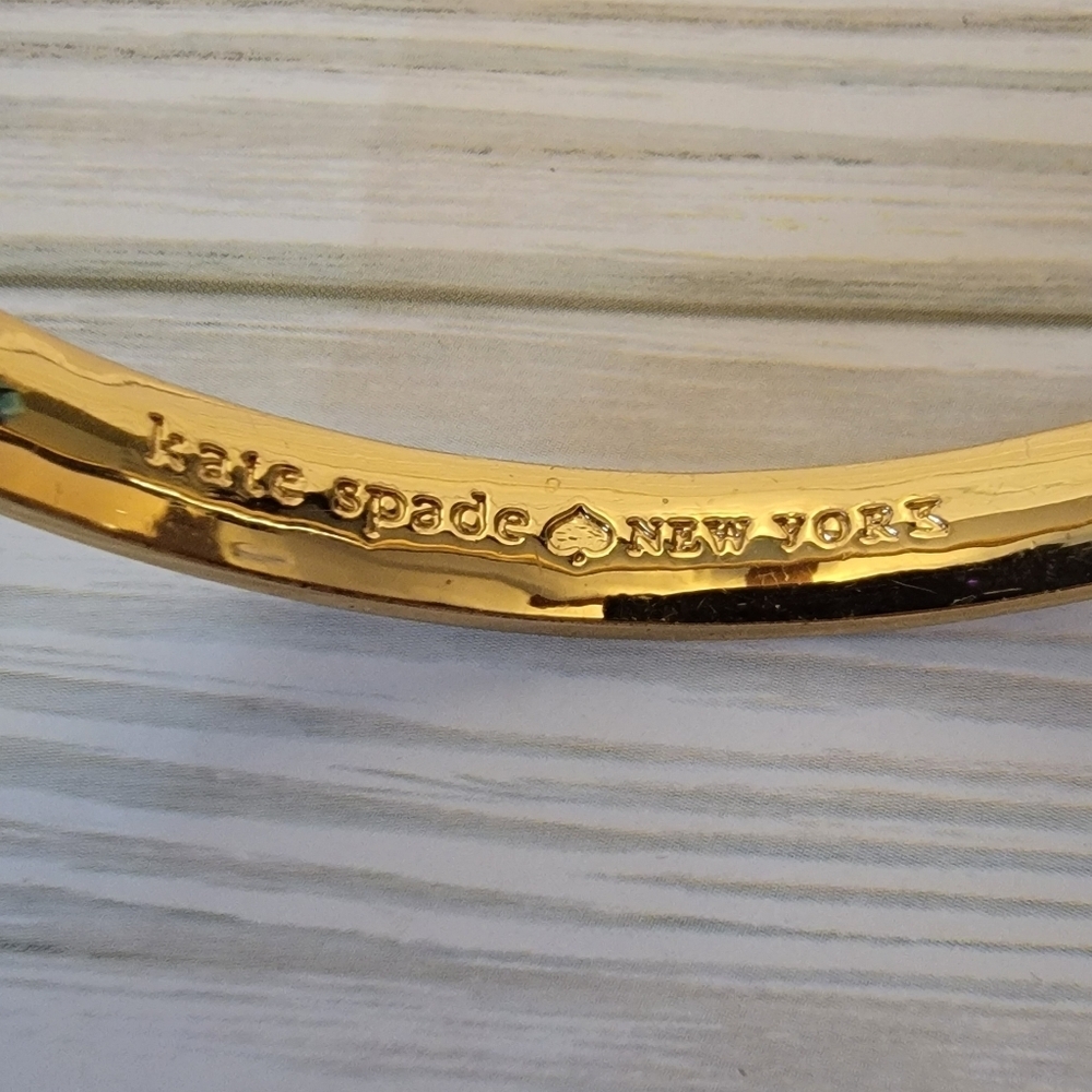 Kate Spade Gold Black Spade Bangle Bracelet Rhinestone Enamel Stackable - Picture 3 of 3